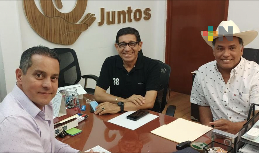 Unen esfuerzos Congreso y CAEV para abastecer agua en el distrito de Acayucan