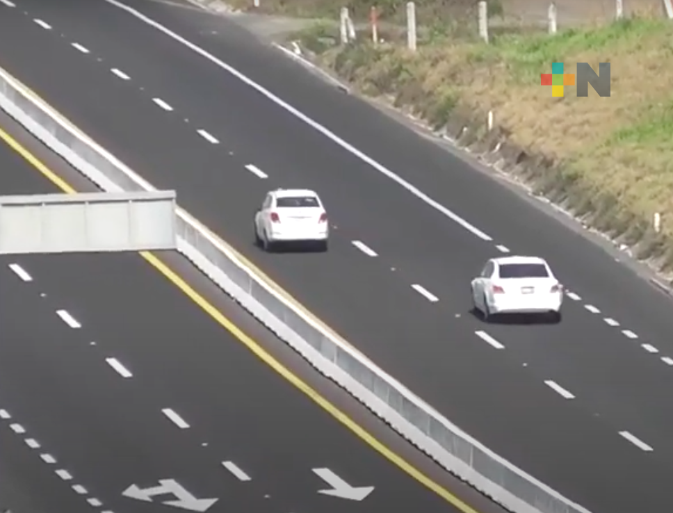 En este fin de semana largo maneje con precaución y respete señalamientos de tránsito