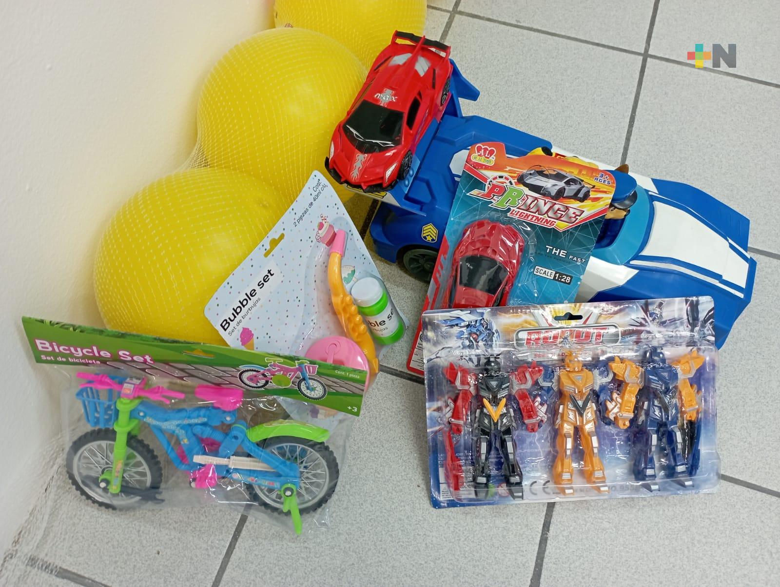 Inicia AC colecta de juguetes para niños de Soteapan