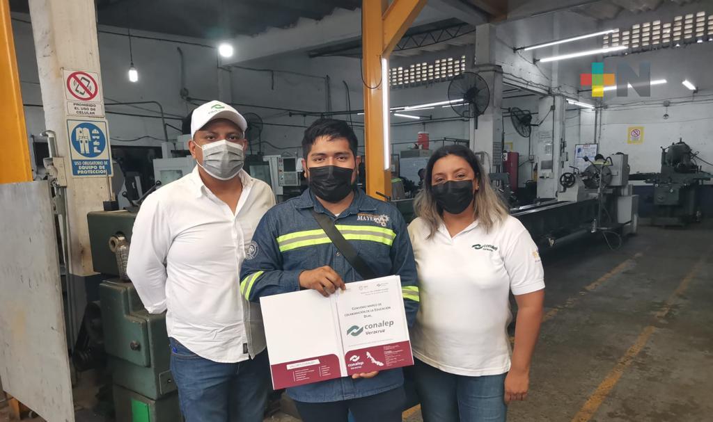 Conalep 58 Coatzacoalcos firma convenio con sector productivo para formación de alumnos