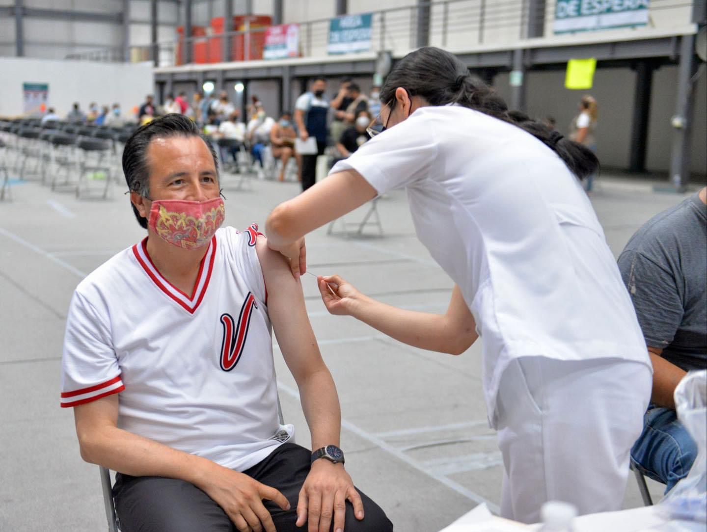 A partir del 18 de abril, vacunación antiCovid se hará a través de hospitales y centros de Salud