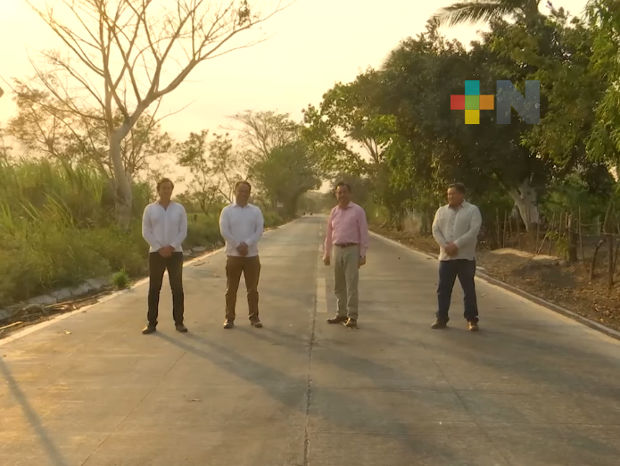 Inauguró Cuitláhuac García camino en beneficio de cañeros en municipio de Úrsulo Galván