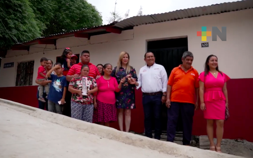 DIF estatal entrega vivienda e insumos a familia vulnerable del municipio de Misantla