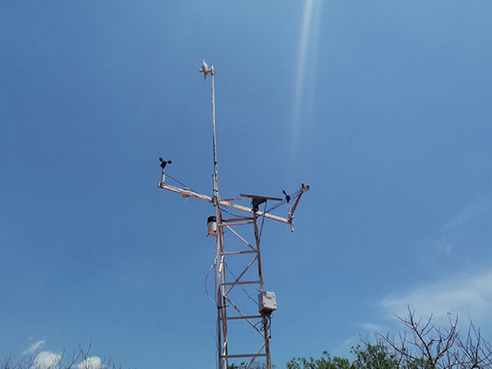 Estudiantes de la UV instalaron estación meteorológica en rancho La Bandera
