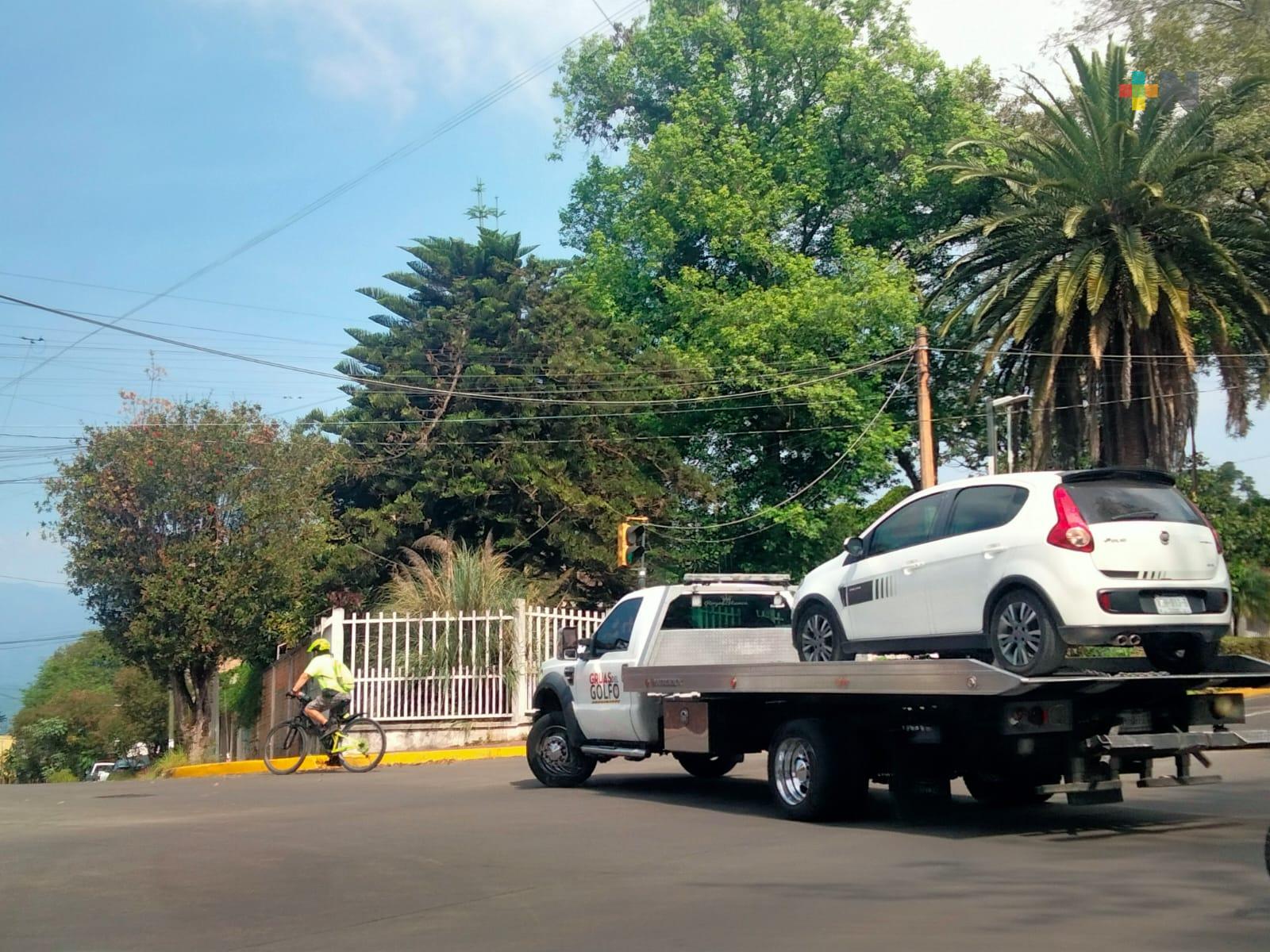 Seguridad Pública, sin recursos para un servicio de grúas propio; se vigila a concesionarios