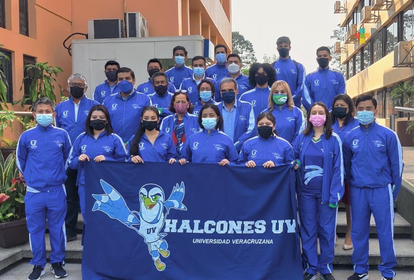Rector Martín Aguilar abanderó a los Halcones UV, rumbo a Universiada Regional CONDDE 2022