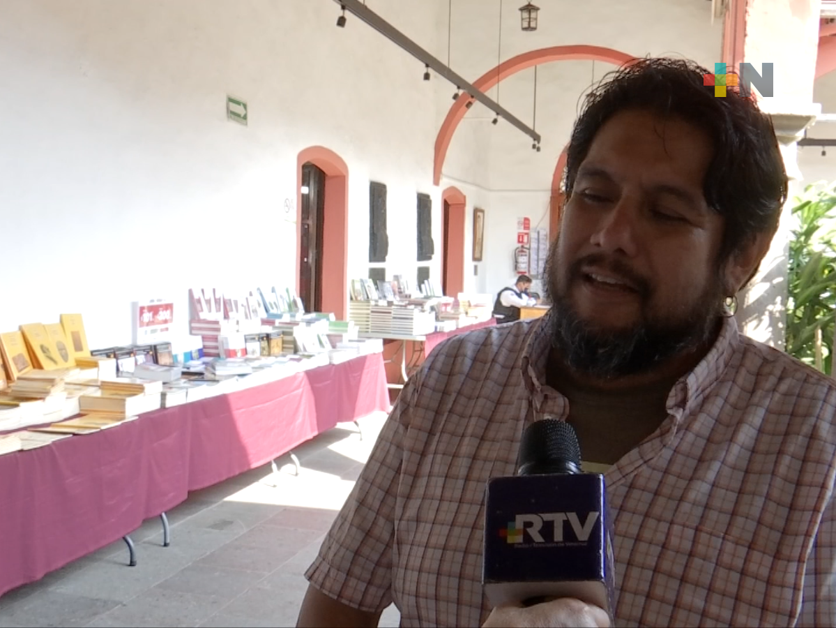 Llego a su fin la “Tendida de libros pasión por la Historia” en Centro Recreativo Xalapeño