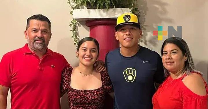 Manuel Rodríguez Daza firmó con Cerveceros de Milwaukee