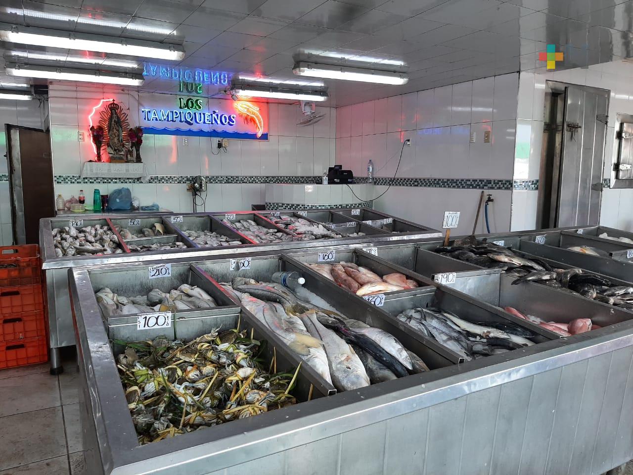 Escasez de pescados y mariscos eleva precios en temporada de Semana Santa