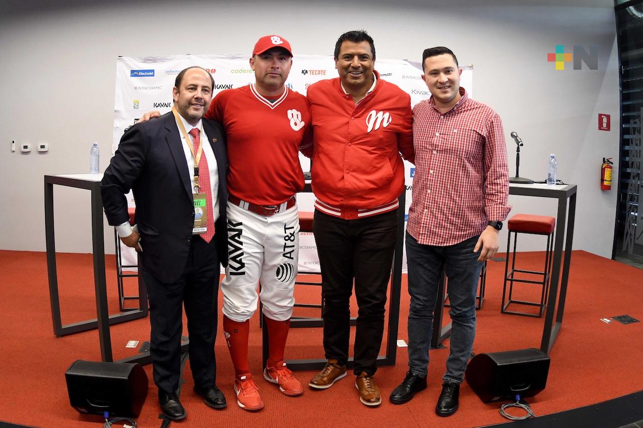 El jugador escarlata, Iván Terrazas anunció su retiro del béisbol