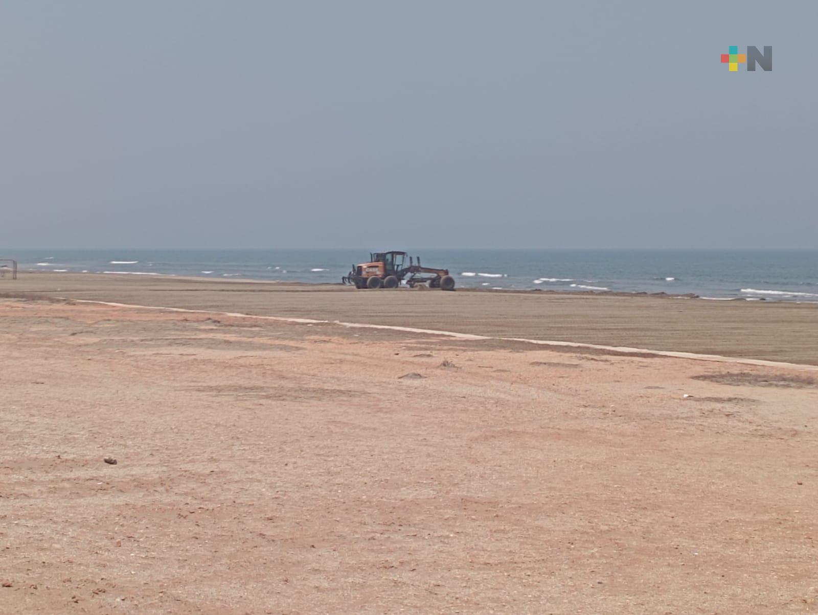 Limpian playas de Coatzacoalcos para Semana Santa
