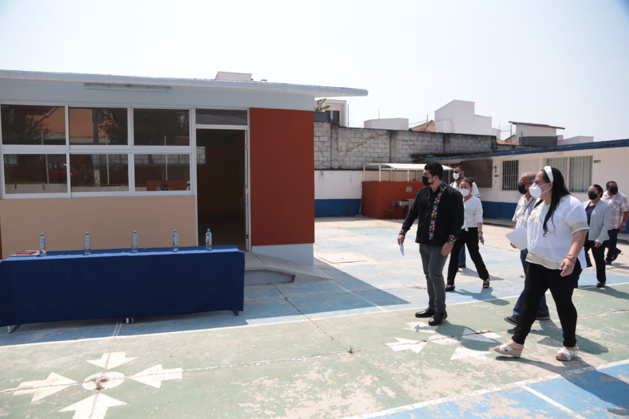 Rehabilita SEV planteles de Educación Básica, en Xalapa
