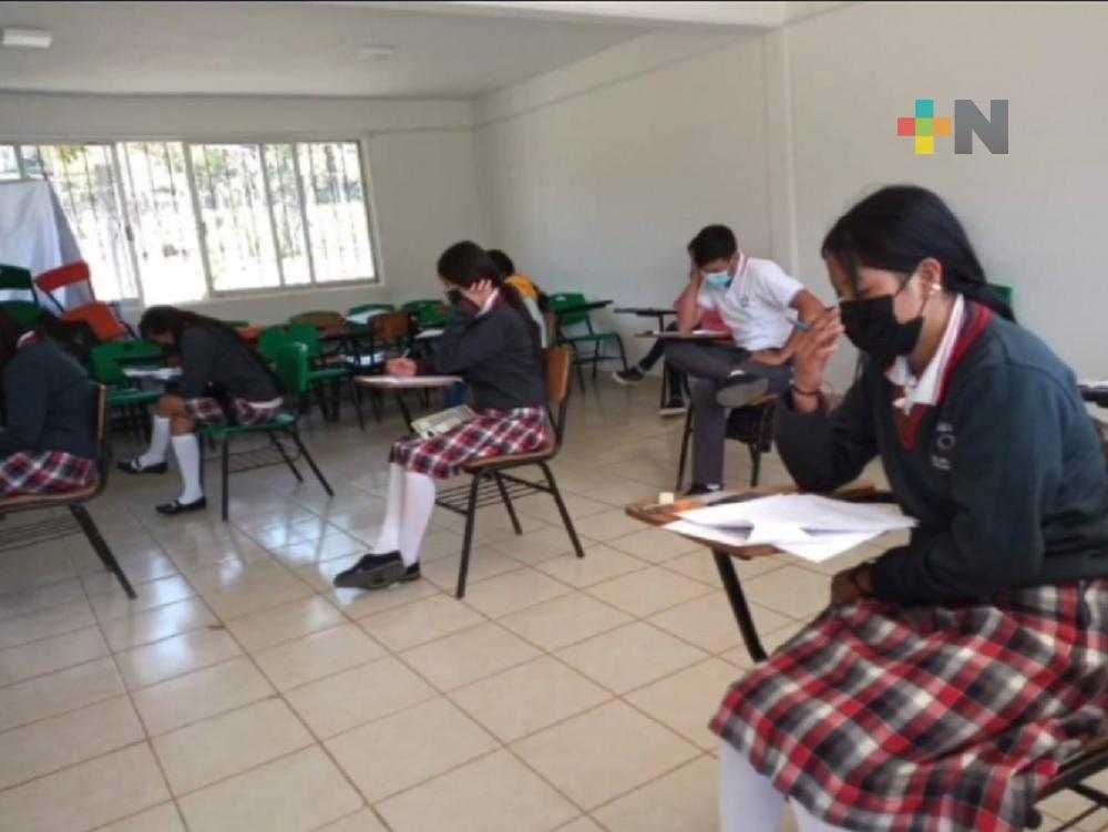 SEV entrega reconocimientos a estudiantes de telebachillerato de Zacualpan