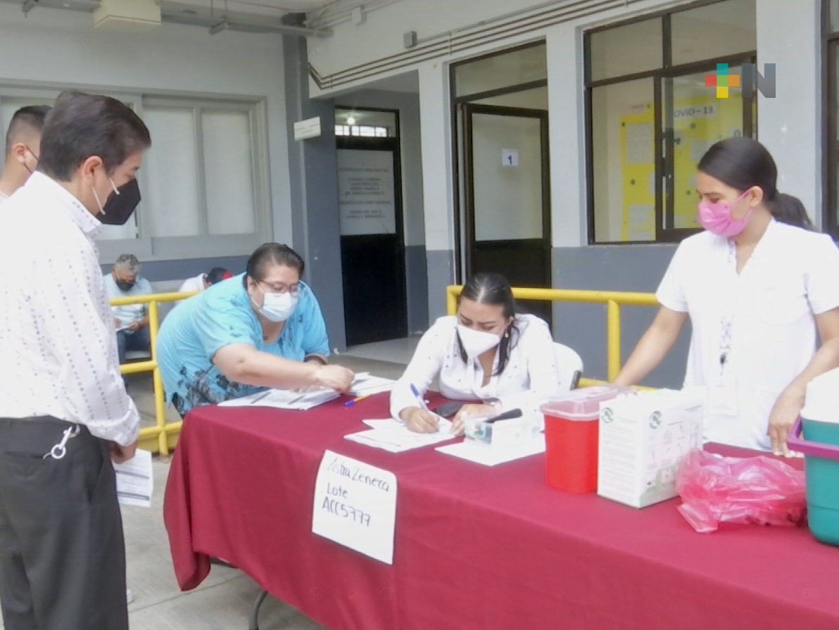 Inicia vacunación antiCovid en ISSSTE de Xalapa