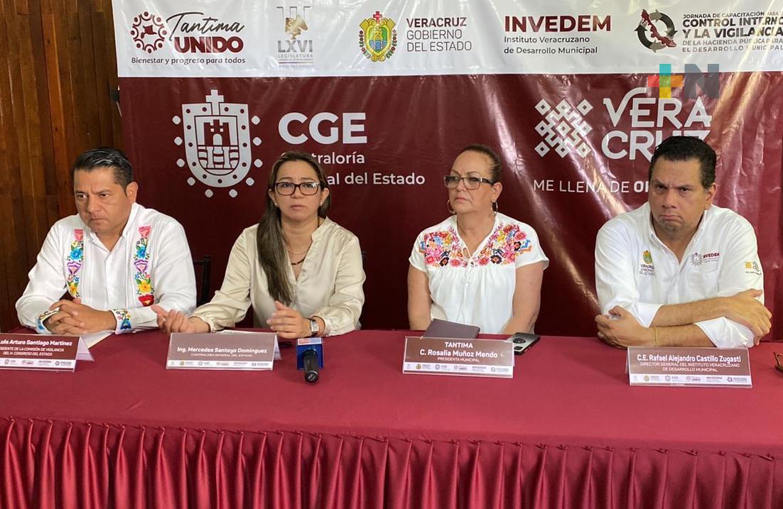 Realizan Jornada de Capacitación para el Control Interno a municipios de la Huasteca Alta