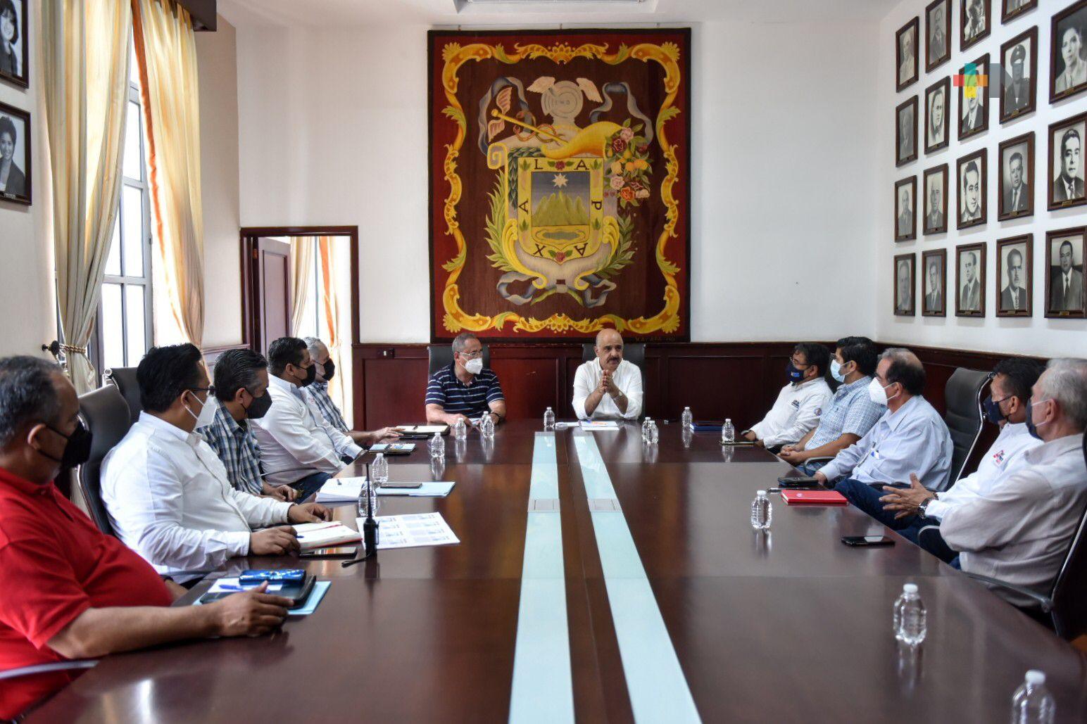 Acuerdan Ayuntamiento y gaseras prácticas seguras en mercados, hogares y negocios