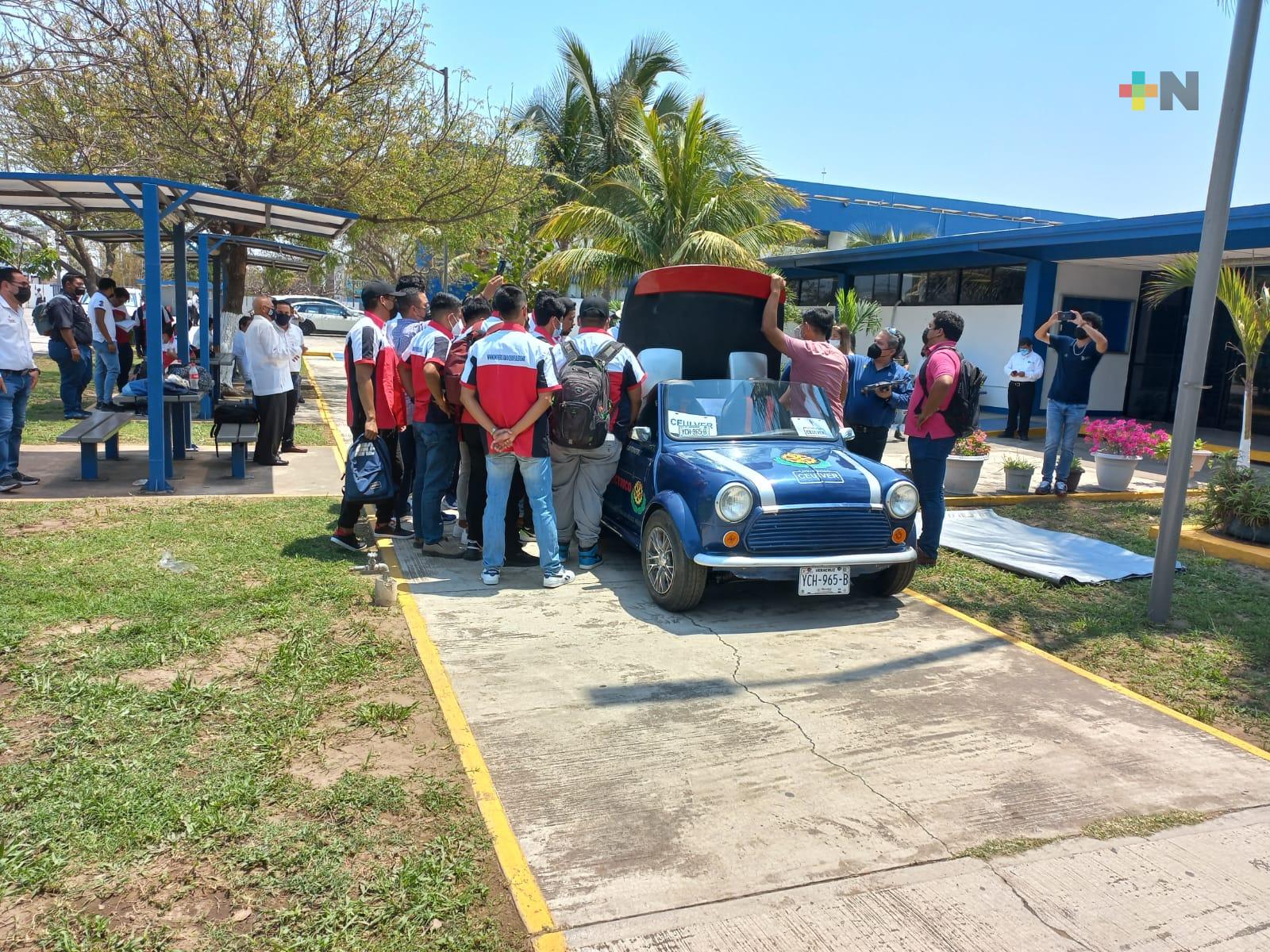CEULVER presenta auto eléctrico en aniversario #65 del Tecnológico de Veracruz