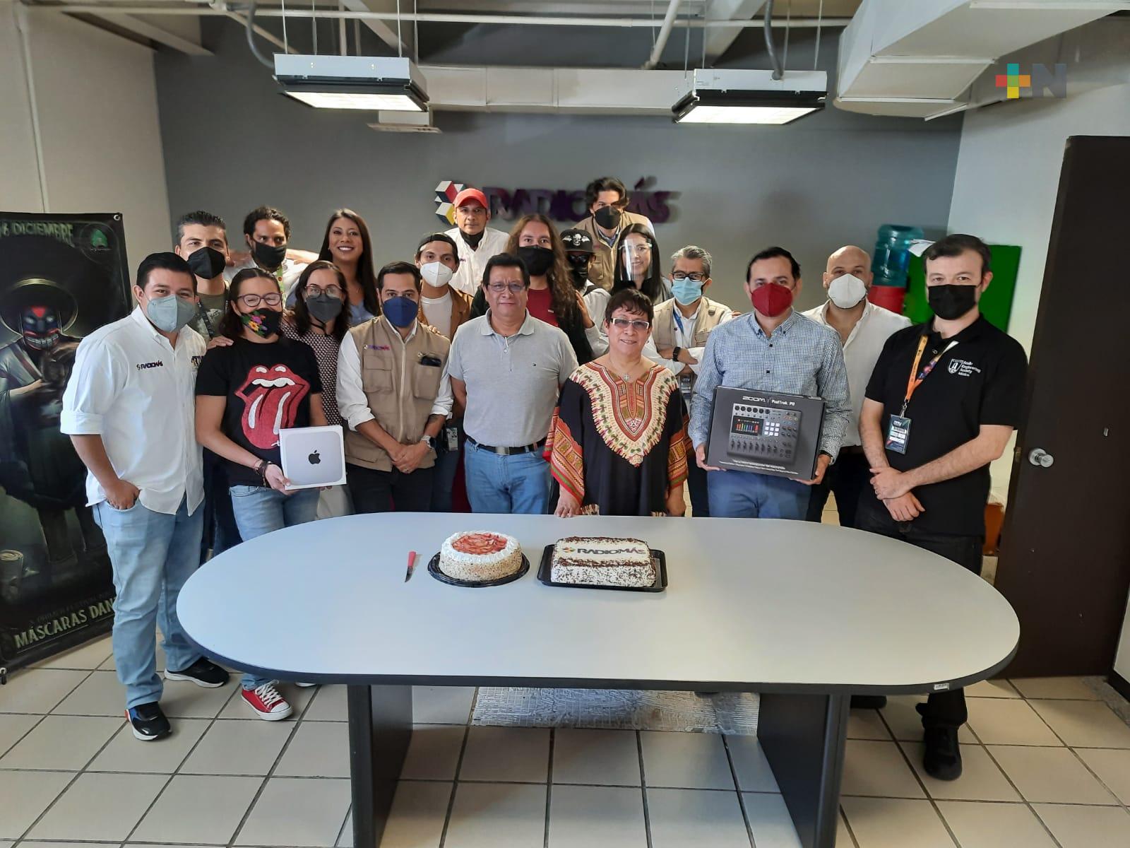 Con entrega de equipo de alta tecnología celebra Radio Más su 22 aniversario