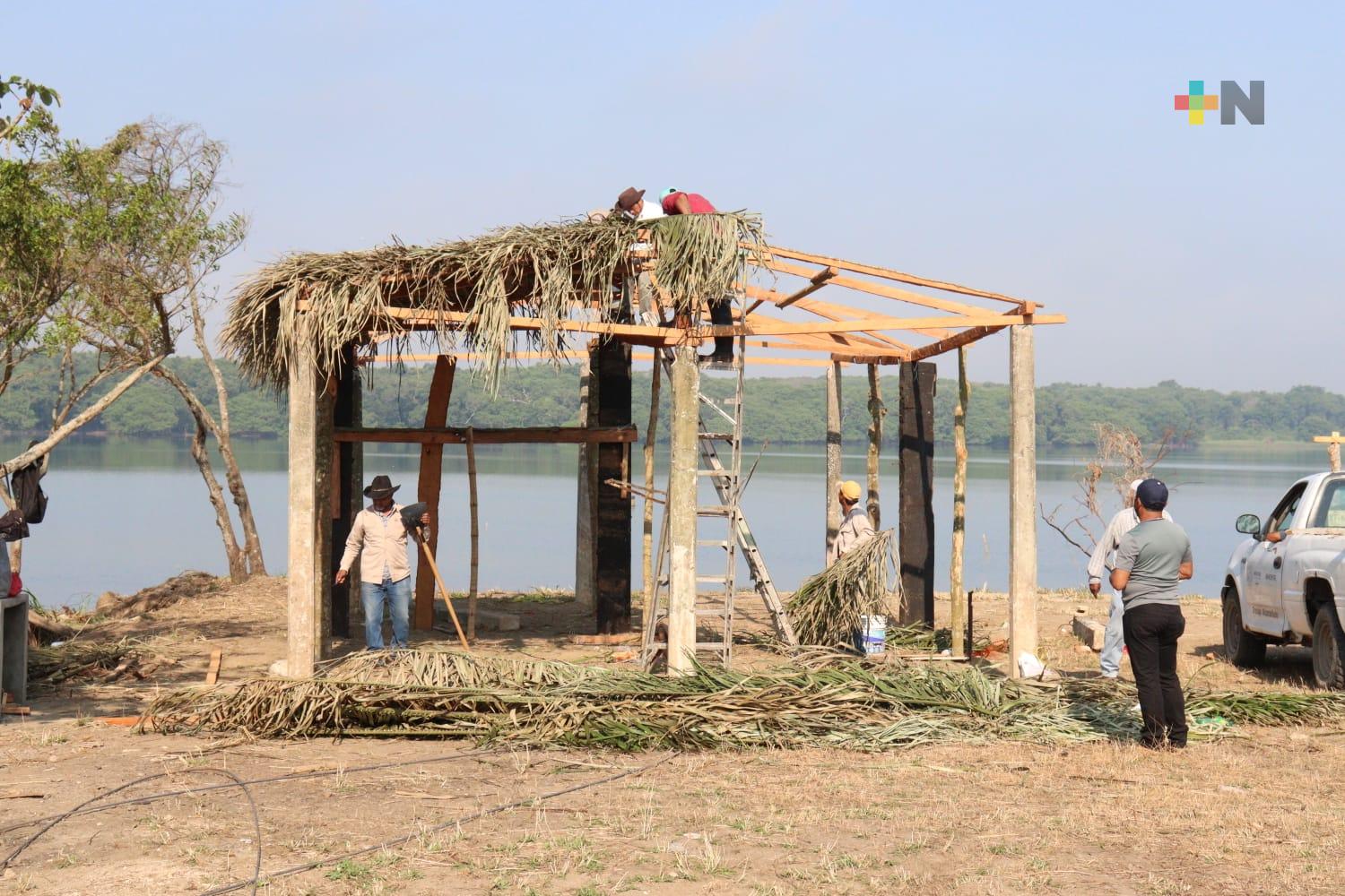 Acondicionan en Nanchital lugar de playa para visitantes y lugareños