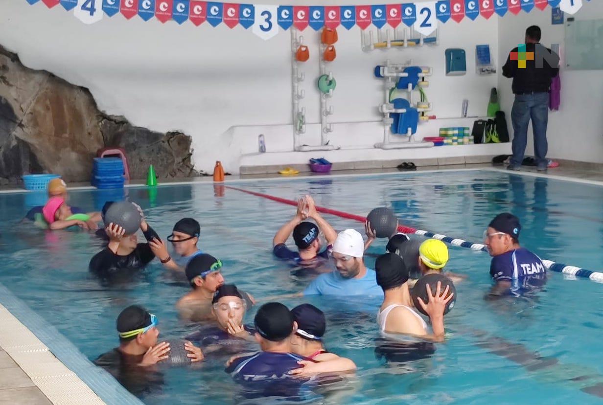 Acuática Animas de Xalapa desarrolla el programa social «Nada como Ayudar»