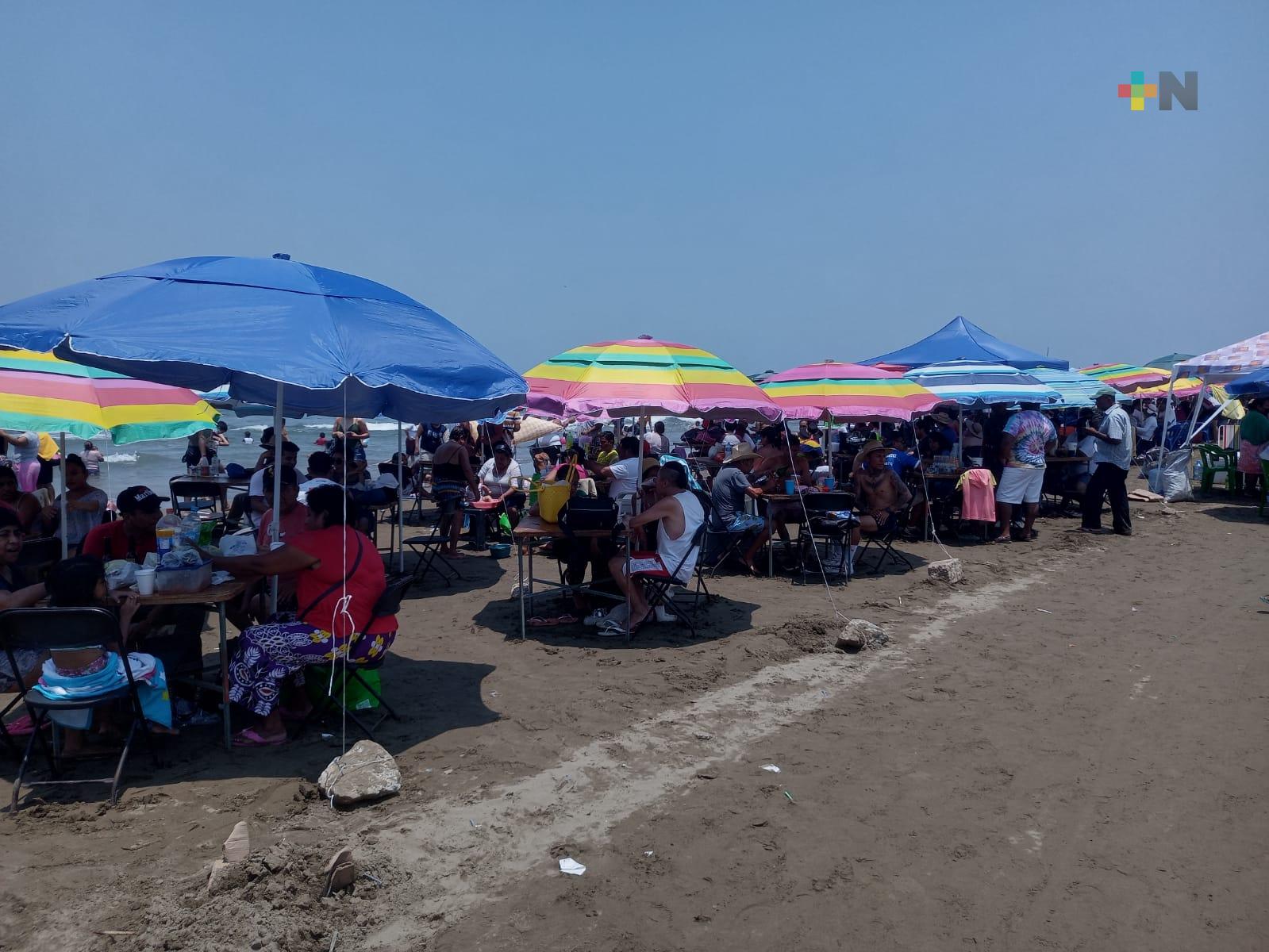 Abarrotan playas de Coatzacoalcos durante el fin de Semana Santa