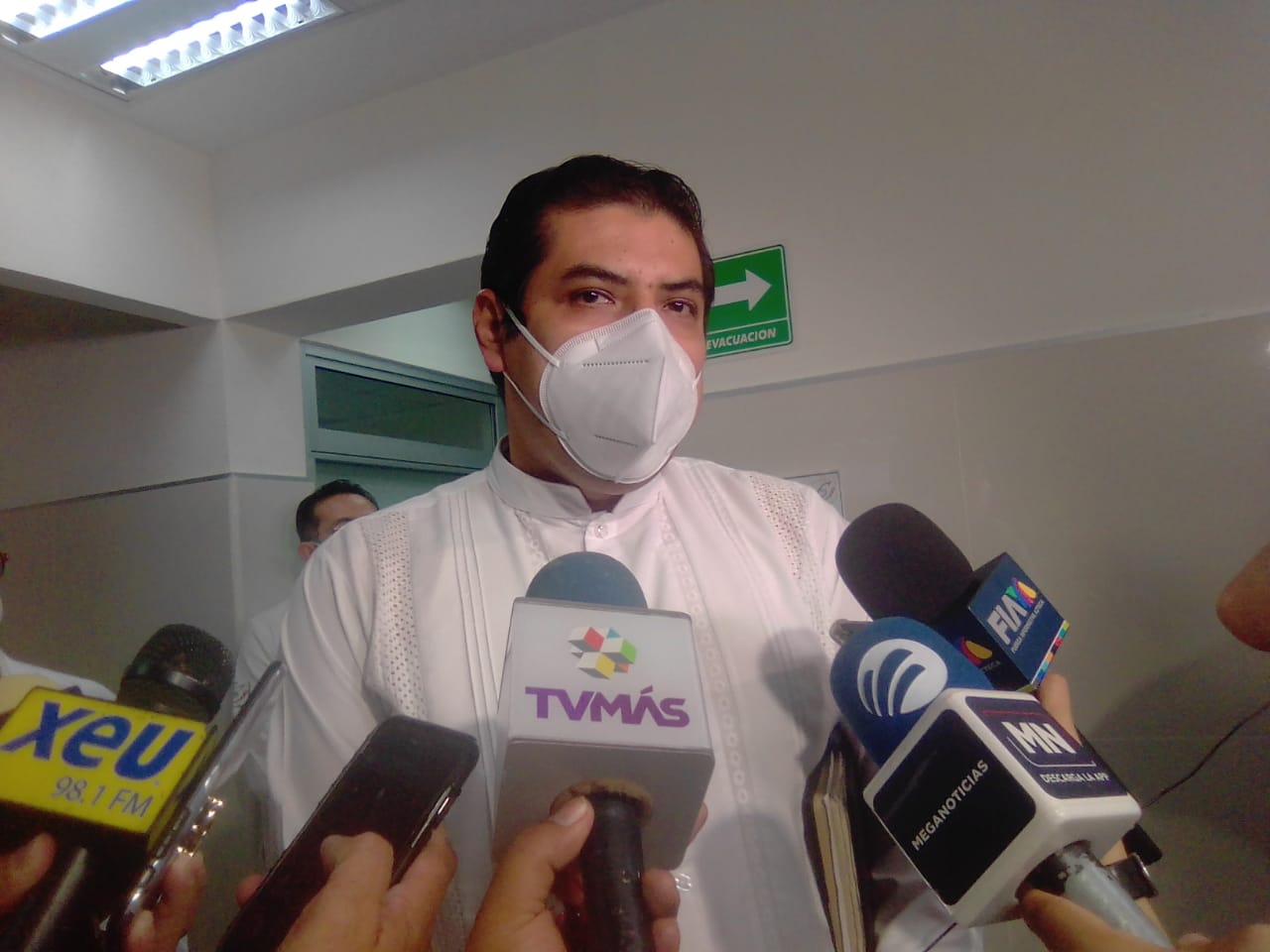 Aplican vacunas antiCovid en instalaciones de la UV