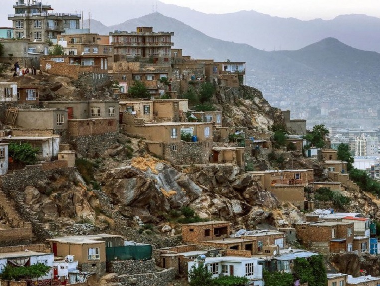 Decenas de civiles mueren en ataques aéreos paquistaníes en Afganistán