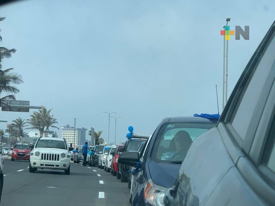 Con caravana azul buscan concientizar sobre el autismo en zona conurbada