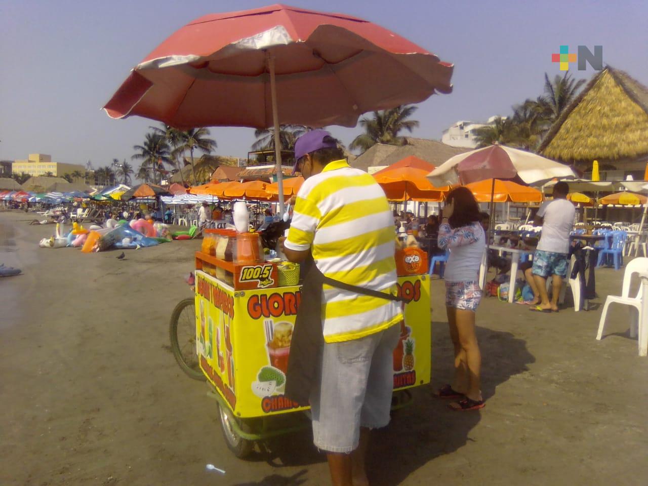 Vendedores en playas del municipio de Veracruz satisfechos con llegada de turistas