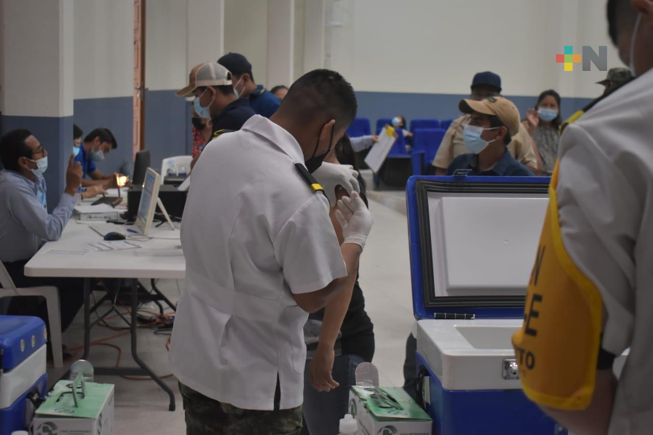 Continúan aplicando vacuna de refuerzo en Tantoyuca