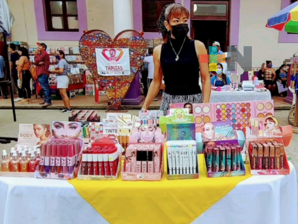 Mujeres emprendedoras llevan a cabo expoventa en Chicontepec