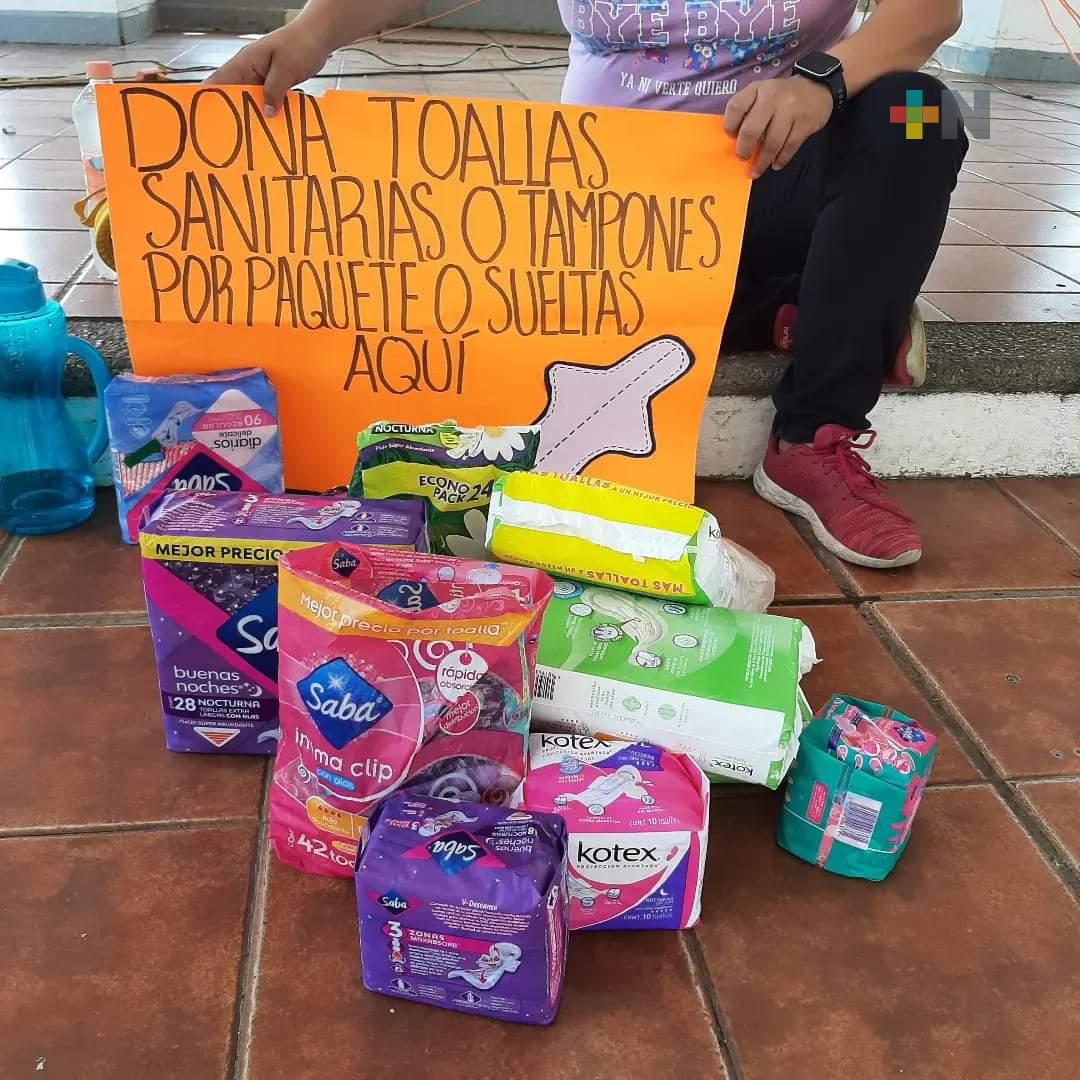 Medusas de la Costa colectan productos de higiene femenina en Coatzacoalcos