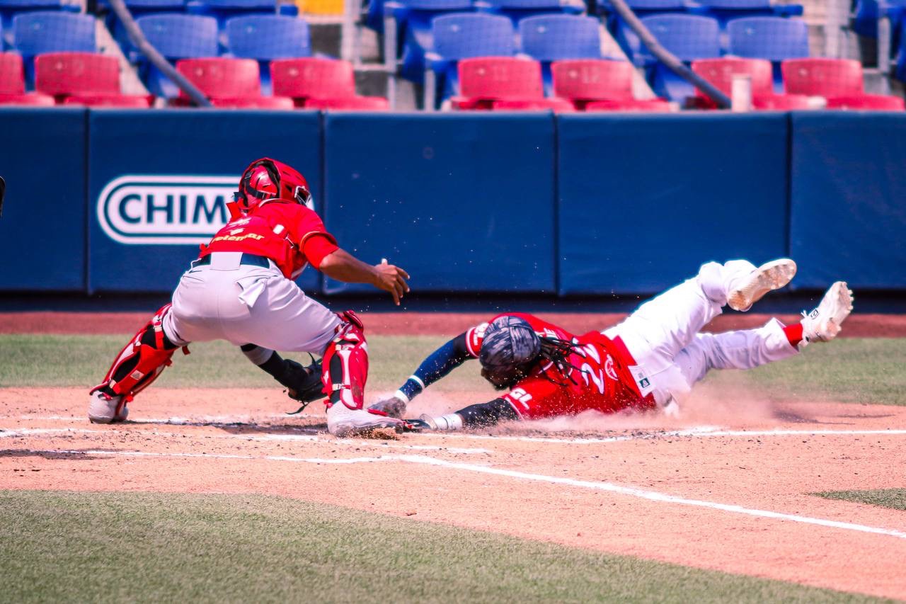 Campeche venció por 6-2 al Águila, en el Palacio Sultán
