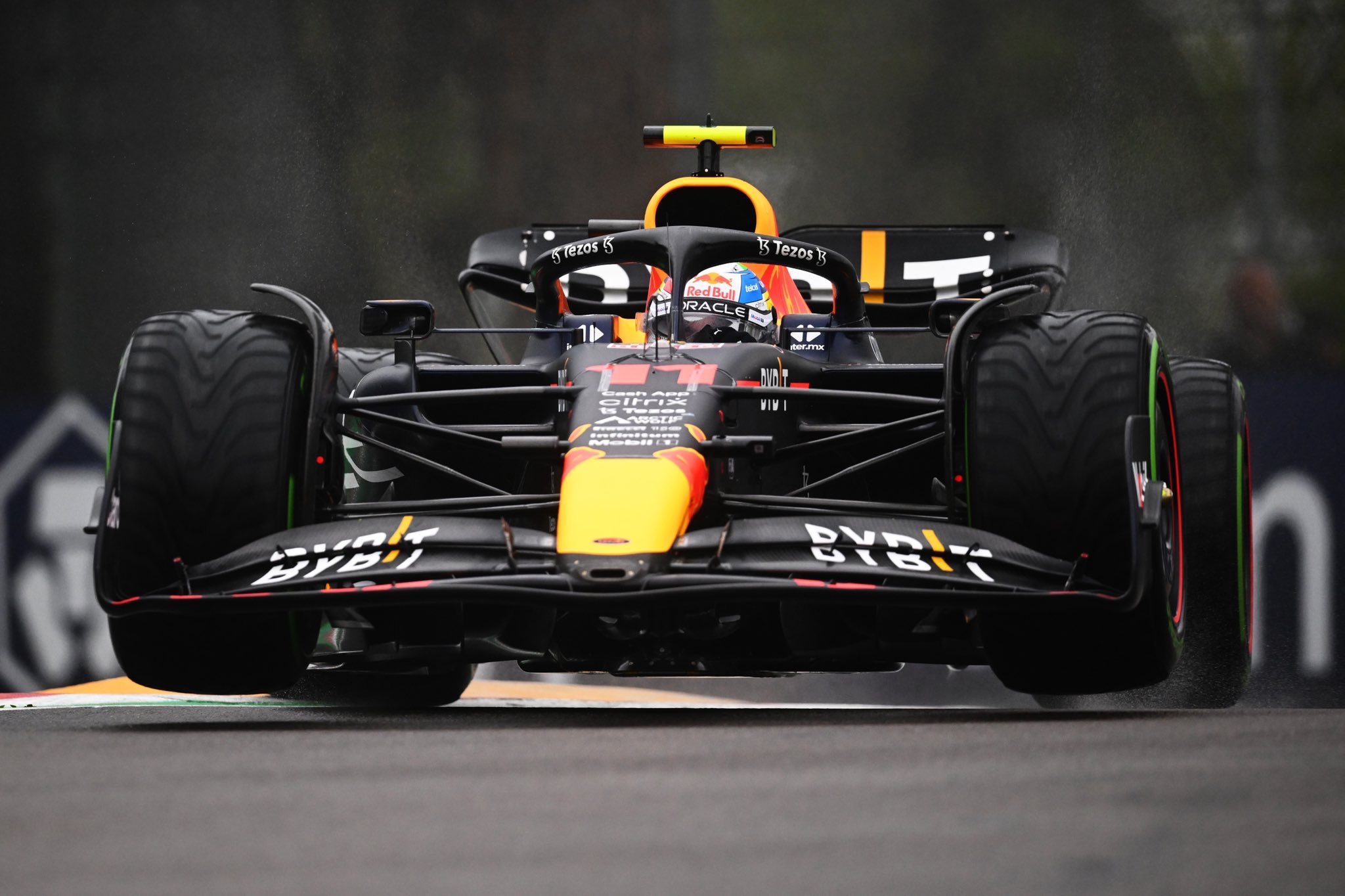 ¡Vuela en Italia! “Checo” Pérez conquista el segundo lugar