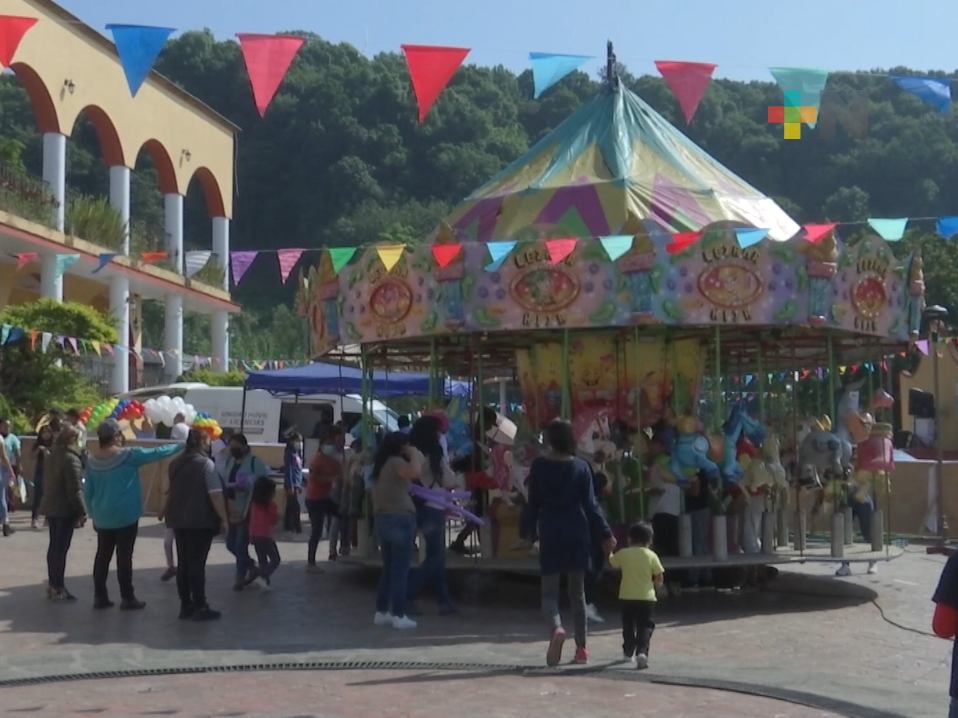 Celebran a niñas y niños en San Andrés Tlalnelhuayocan