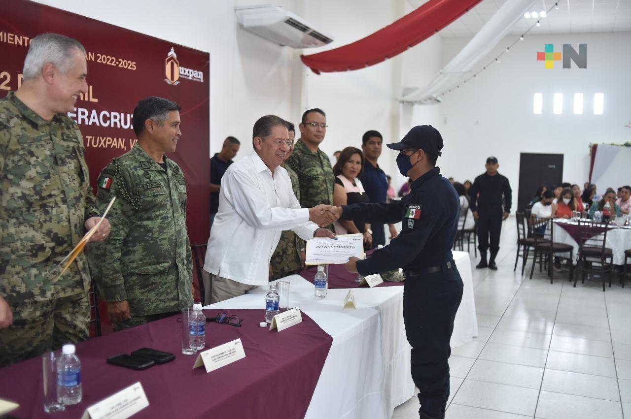 Reconocen labor de policías de Tuxpan