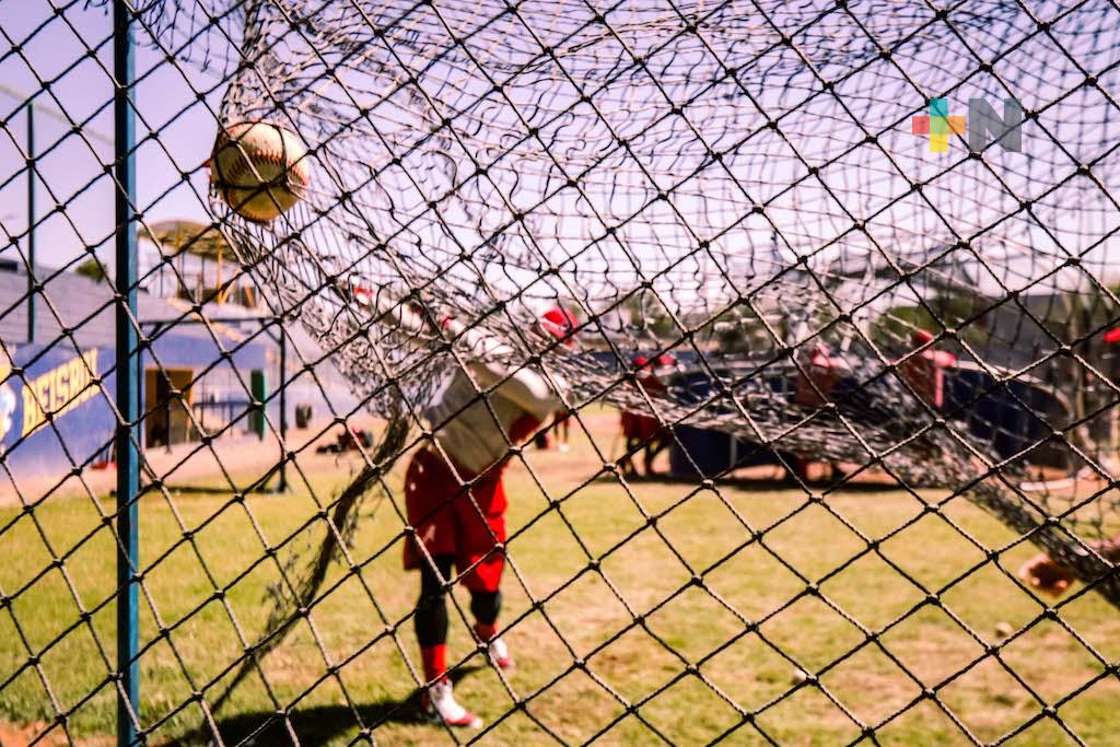 Los Sultanes vencieron por 4-3 al Águila, en pretemporada