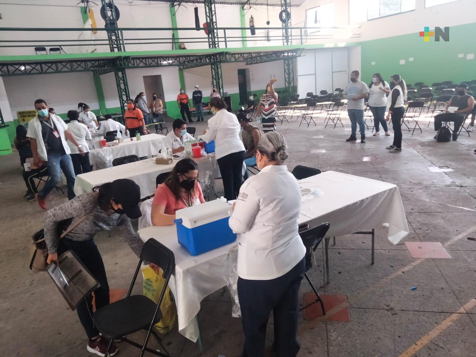 Este martes vacunan a toda la población mayor de 18 años en Jilotepec