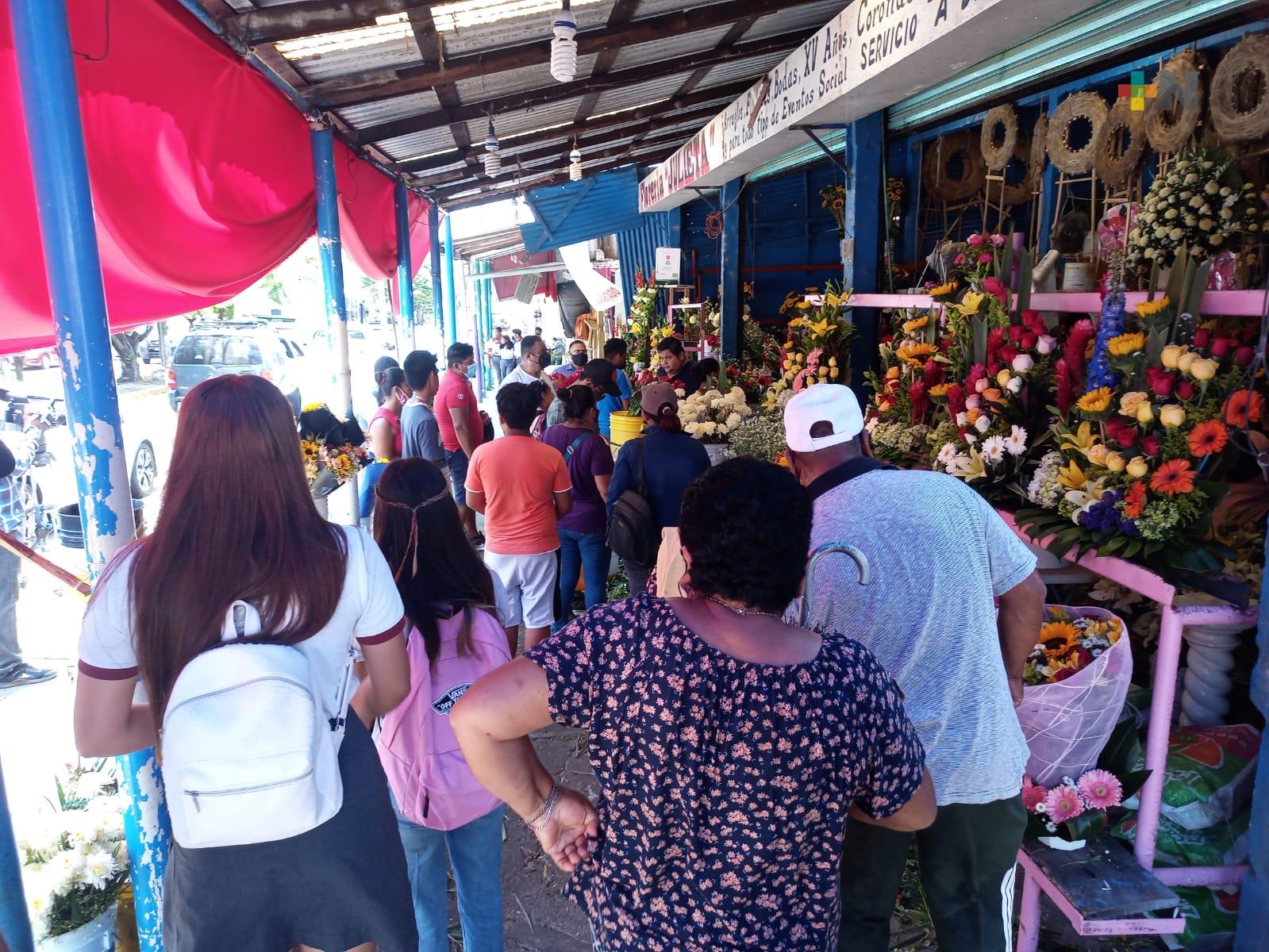 Comerciantes de flores reactivan sus ventas en Coatzacoalcos