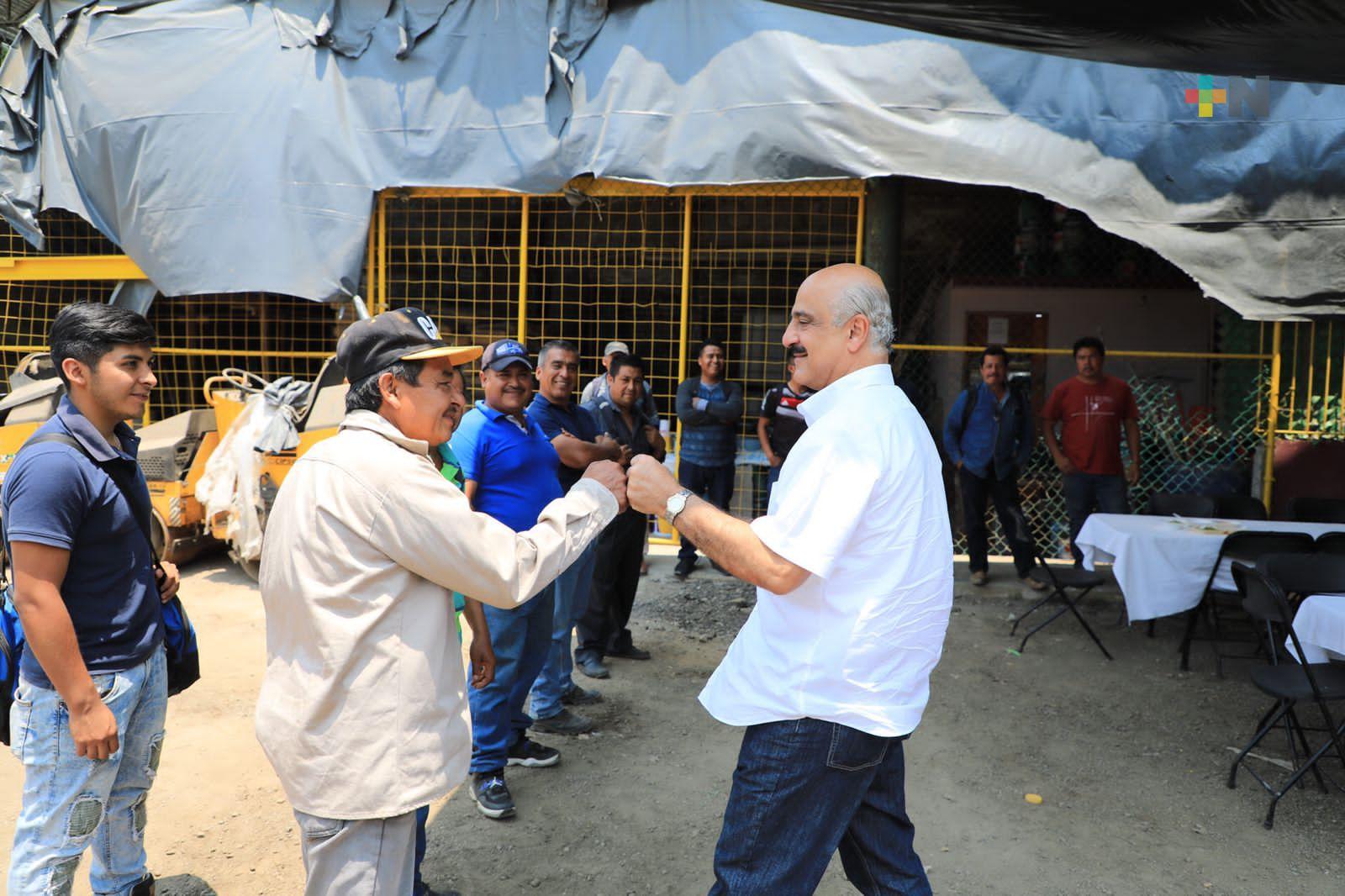 Alcalde Ricardo Ahued convive con trabajadores de Obras Públicas