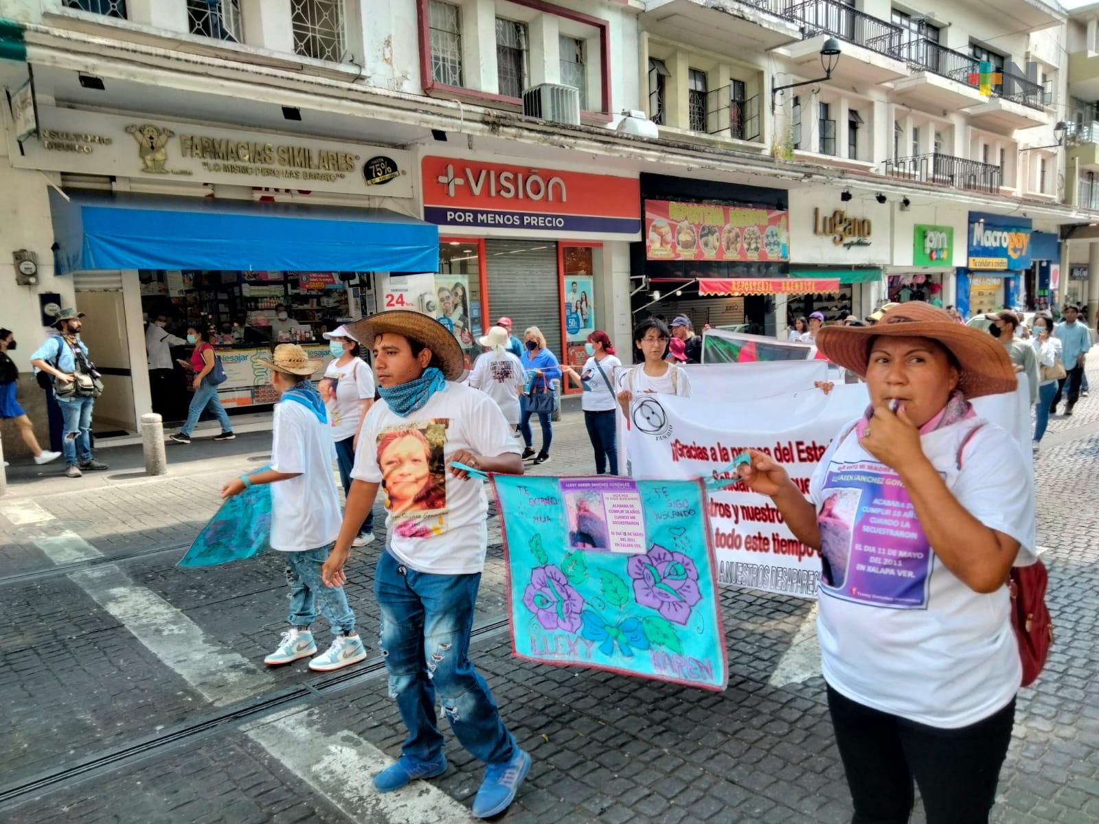 En Xalapa, también madres de personas desaparecidas realizaron marcha