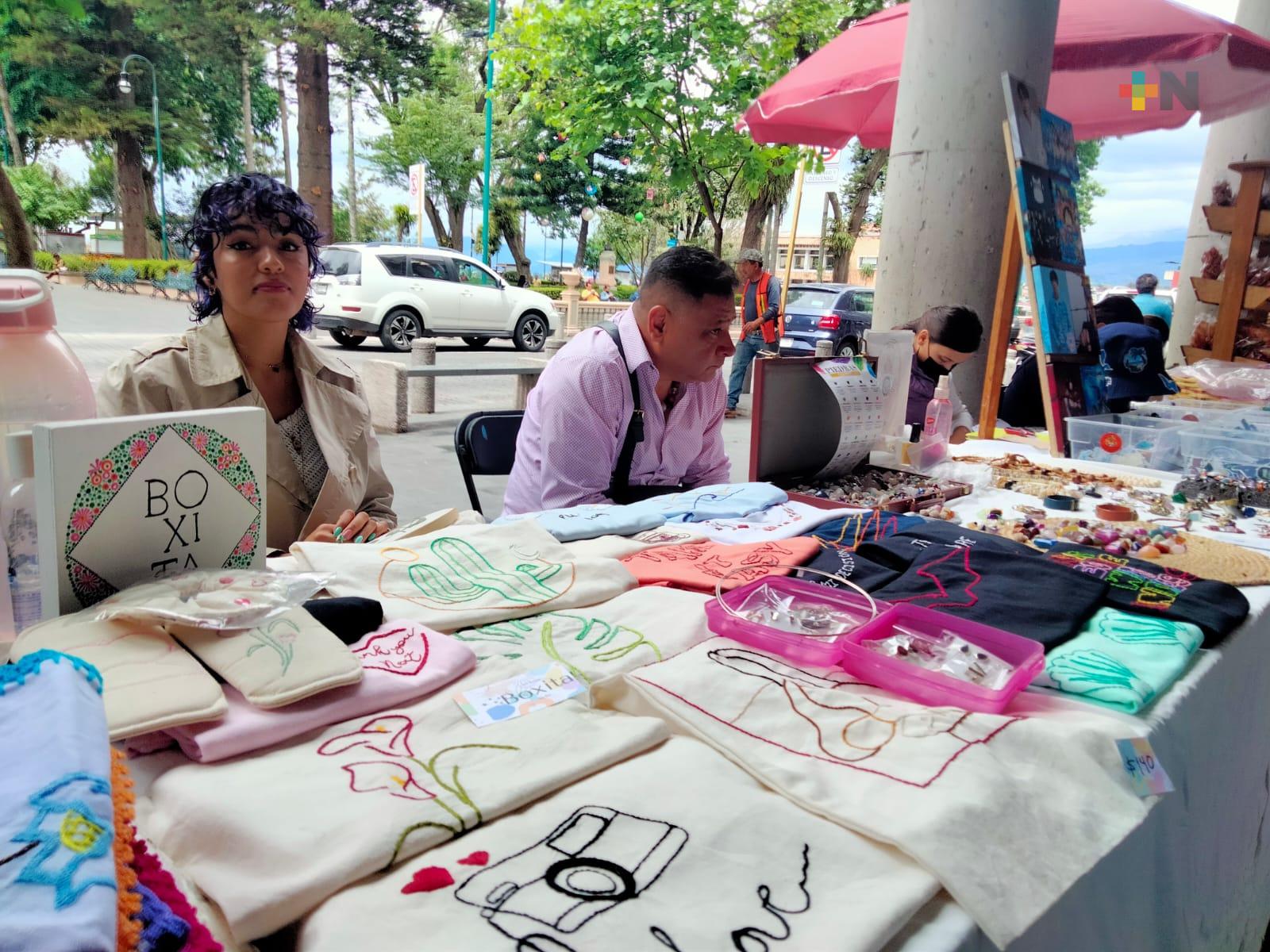 Brinda Ayuntamiento de Xalapa espacio para pequeños comerciantes