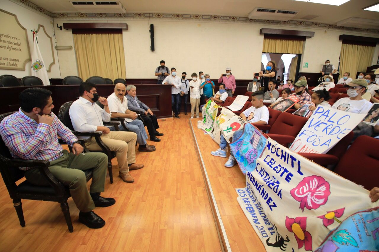 Recibe alcalde de Xalapa a colectivos de búsqueda de personas desaparecidas