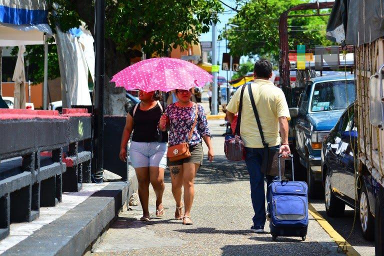 Continúa ambiente diurno muy cálido en la entidad veracruzana, limitado potencial de lluvias