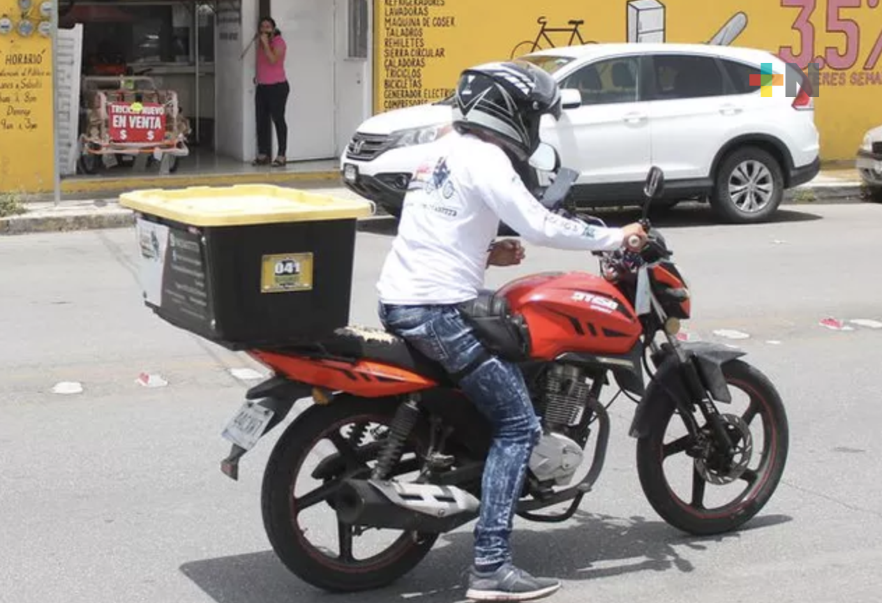 Revisiones a moto-repartidores son obligatorias por posible tráfico de drogas: Cuitláhuac García