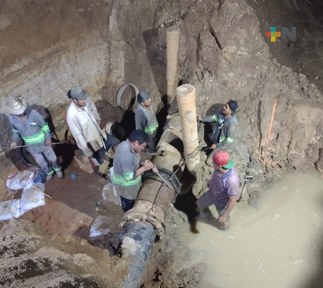 CMAS Coatzacoalcos intenta abastecer con pipas carencia de agua por estiaje y deterioro de tubería