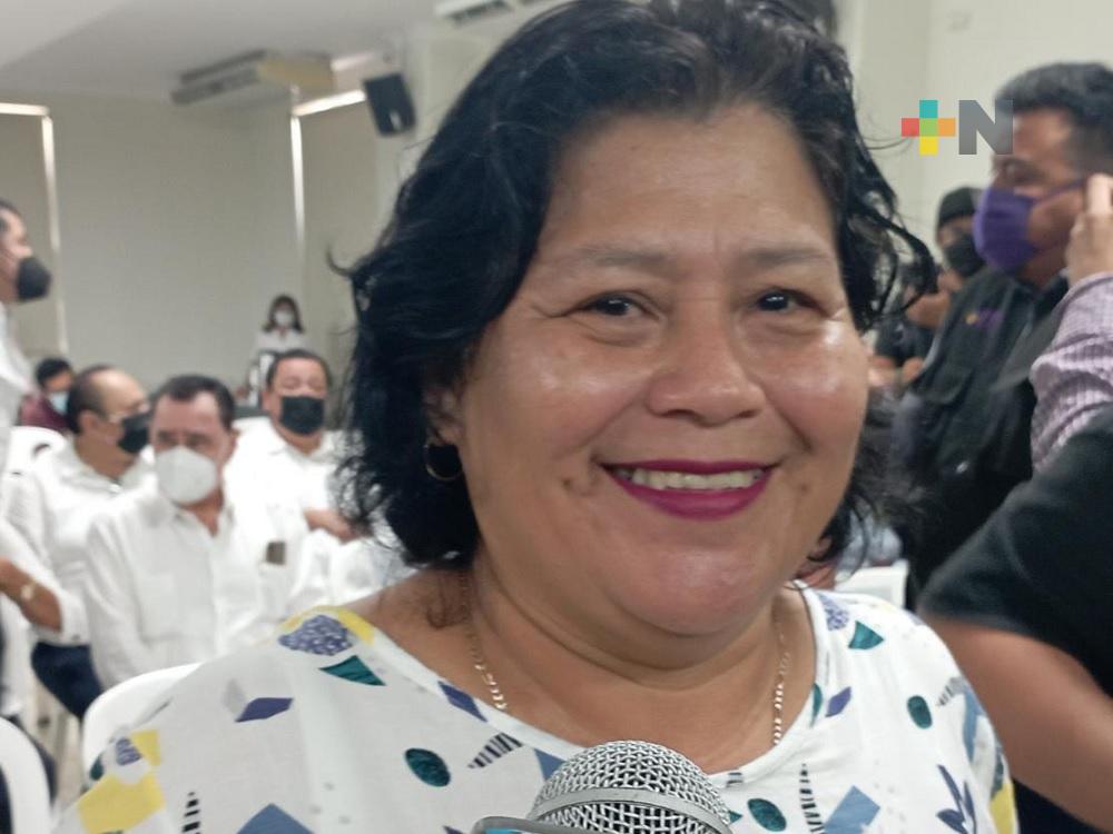 Urge regular certeza jurídica de escuelas en Veracruz: diputada Eusebia Cortes