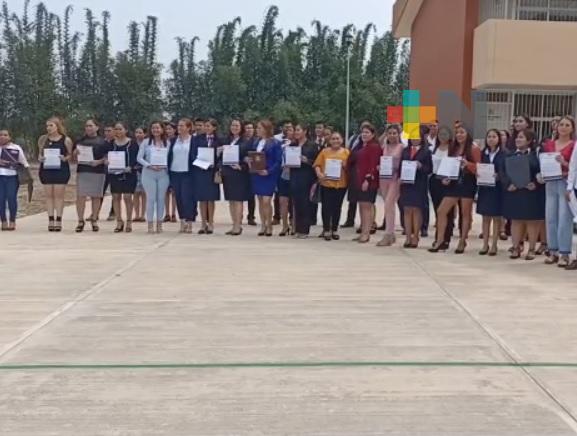 Egresados del Tec de Martínez de la Torre reciben títulos profesionales