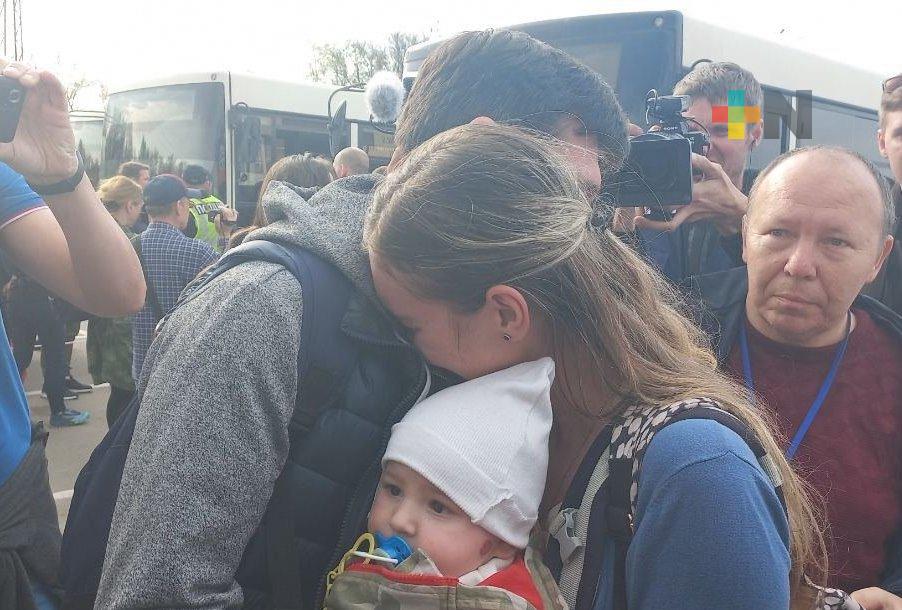 Evacuación de civiles en Azovstal es lenta, pero avanza