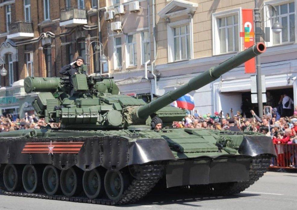 Guerra sigue al Este de Ucrania, mientras Rusia realiza desfile militar en Moscú